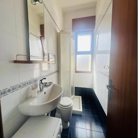 Lovely With Sunny Balcony - Beahost Apartment *