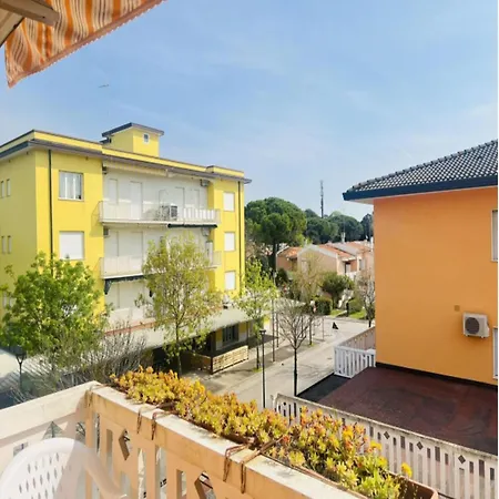Lovely With Sunny Balcony - Beahost